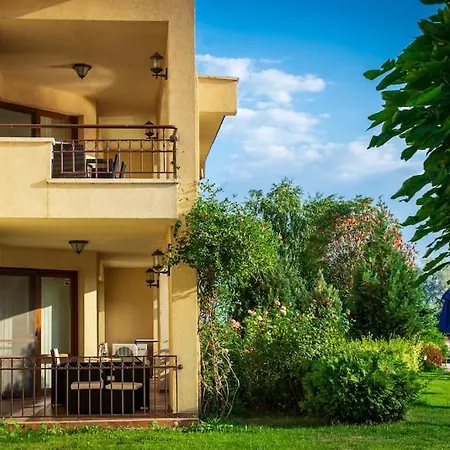 3 Bedroom Seaview /ground Floor/ Apartment