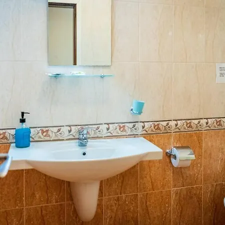3 Bedroom Seaview /ground Floor/ טופולה