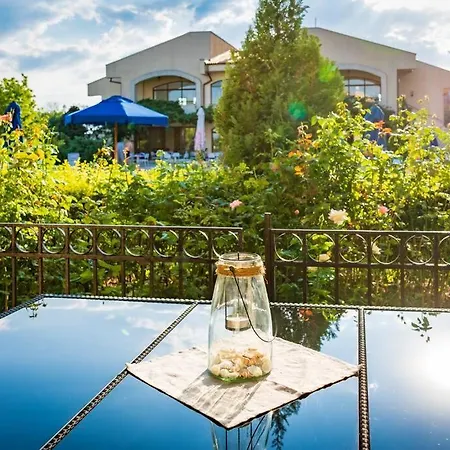 Apartment 3 Bedroom Seaview /ground Floor/ *