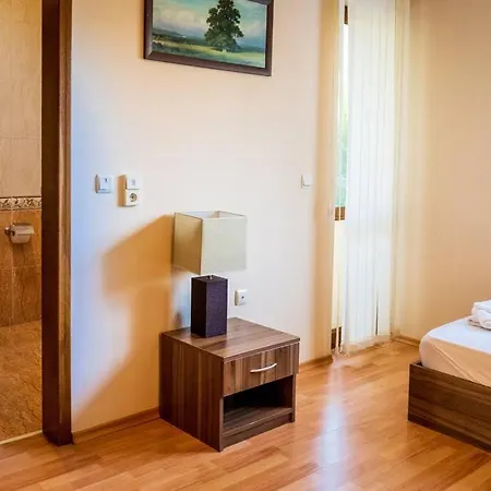 דירה 3 Bedroom Seaview /ground Floor/ טופולה