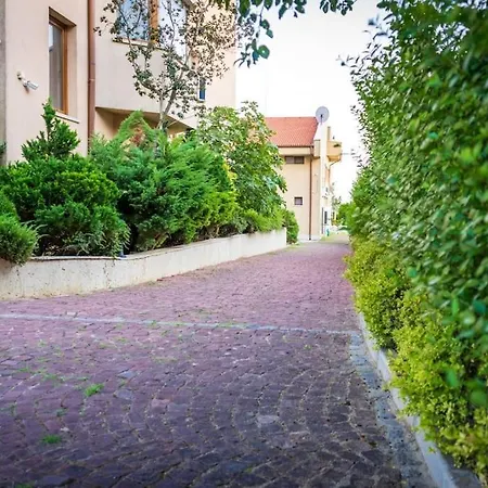 Apartment 3 Bedroom Seaview /ground Floor/