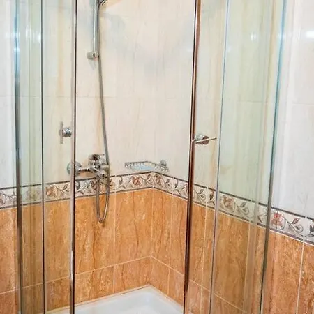 3 Bedroom Seaview /ground Floor/ טופולה
