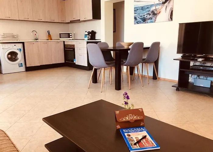 3 Bedroom Seaview /ground Floor/ 公寓 托波拉