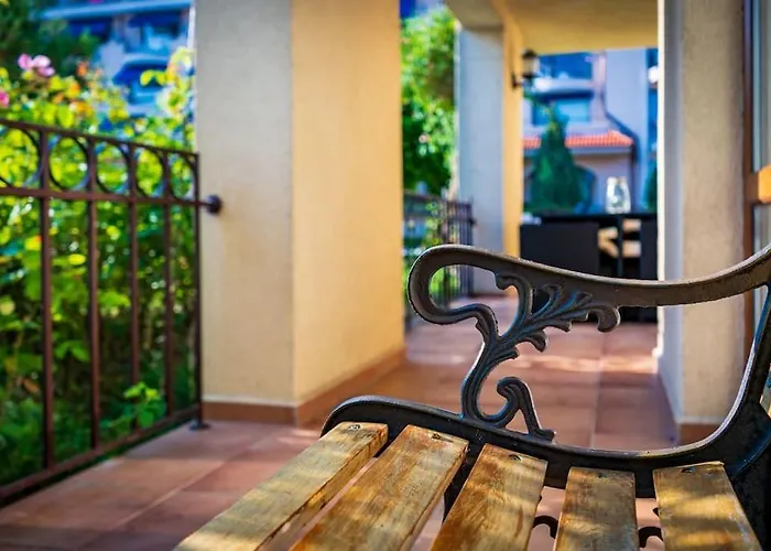 3 Bedroom Seaview /ground Floor/ 公寓