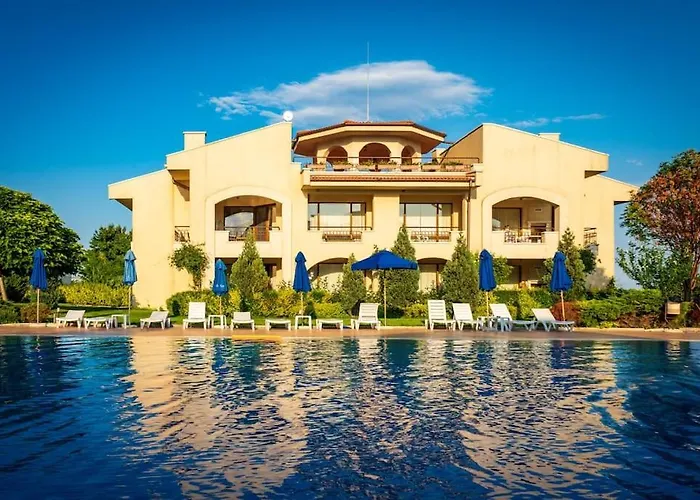 3 Bedroom Seaview /ground Floor/