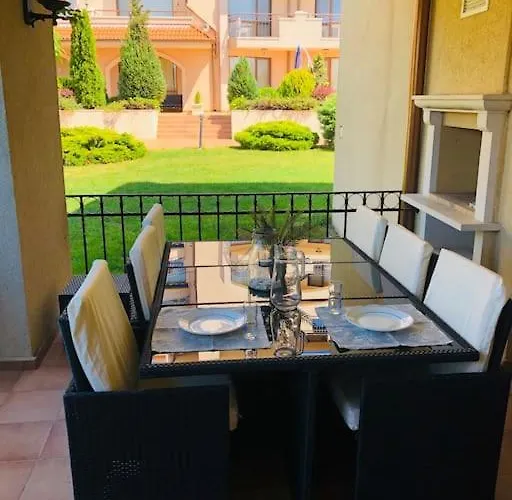 3 Bedroom Seaview /ground Floor/ 托波拉