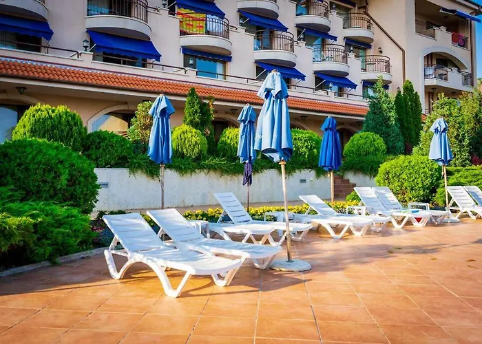 3 Bedroom Seaview /ground Floor/ 公寓