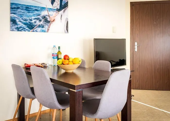 3 Bedroom Seaview /ground Floor/