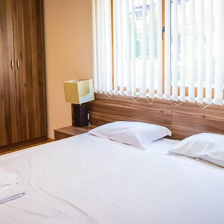 3 Bedroom Seaview /ground Floor/ * トポラ