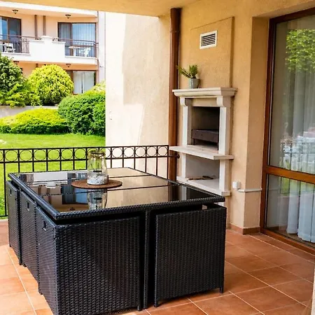 Spacious 3BR Seaview apartment - 50m to Beach * Topola