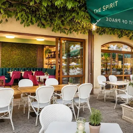 Spacious 3BR Seaview apartment - 50m to Beach Apartamento *