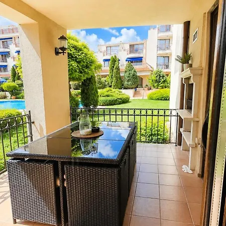 Apartamento Spacious 3BR Seaview apartment - 50m to Beach