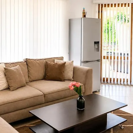 Spacious 3BR Seaview apartment - 50m to Beach Apartamento Topola