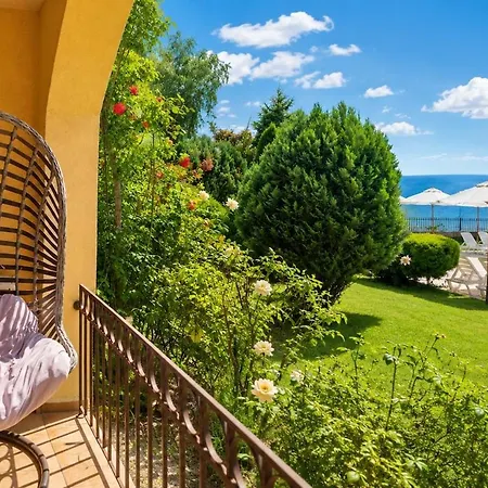 Apartamento Spacious 3BR Seaview apartment - 50m to Beach