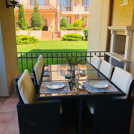 Apartamento Spacious 3BR Seaview apartment - 50m to Beach